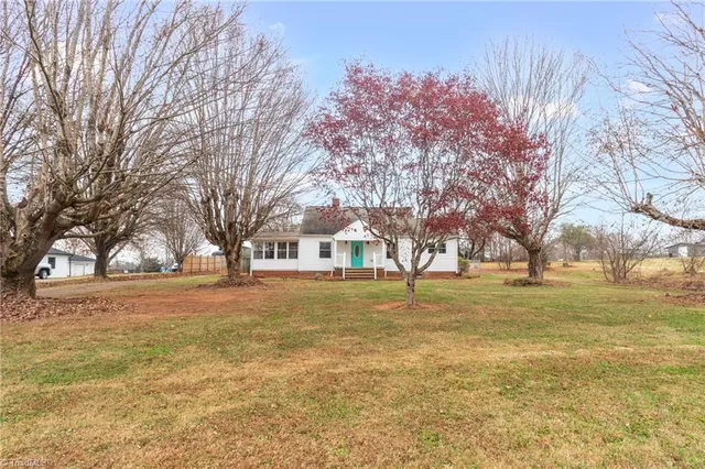 $229,000 | 2552 Old Us Highway South, Pilot Mountain, NC 27041