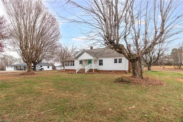 $229,000 | 2552 Old Us Highway South, Pilot Mountain, NC 27041