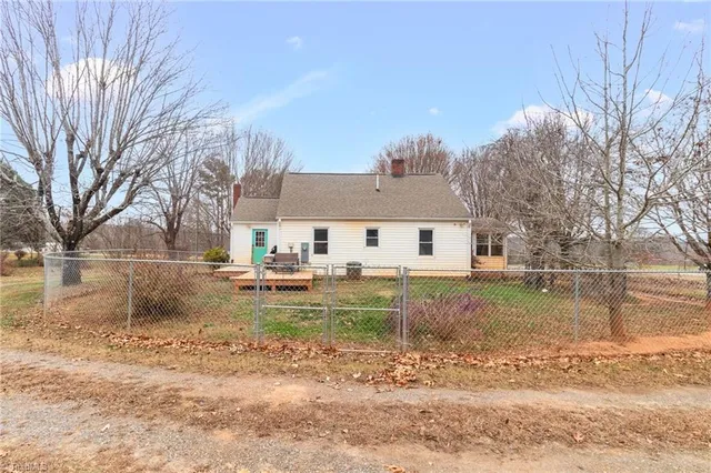 $229,000 | 2552 Old Us Highway South, Pilot Mountain, NC 27041