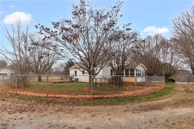 $229,000 | 2552 Old Us Highway South, Pilot Mountain, NC 27041