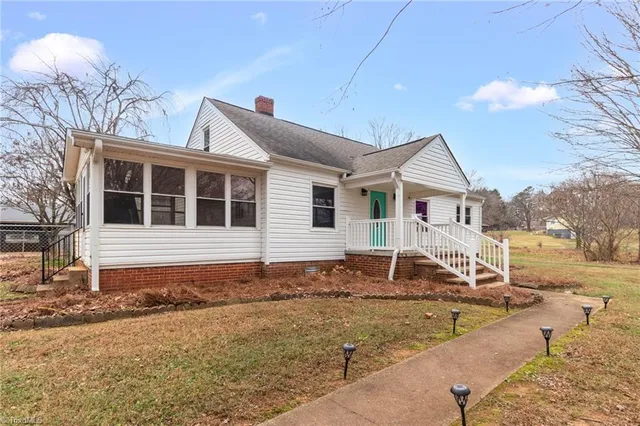 $229,000 | 2552 Old Us Highway South, Pilot Mountain, NC 27041