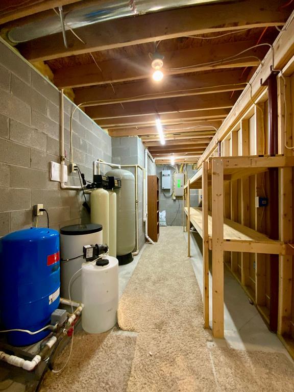 108 Harshaville Road Clinton, PA 15026 - Photo 33 of 48 Tons of storage