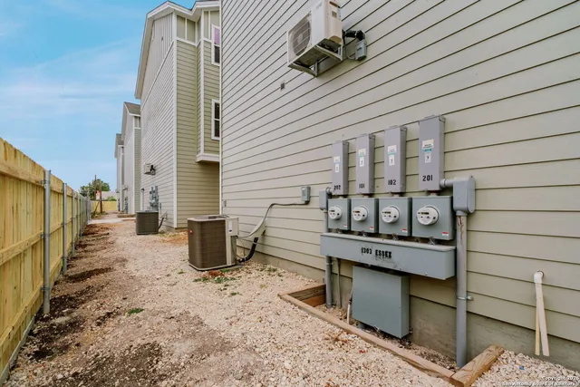 $429,999 | 1510 South Walters Street, San Antonio, TX 78210