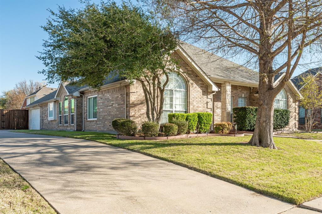 205 Crepe Myrtle Lane Murphy, TX 75094 - Photo 2 of 32