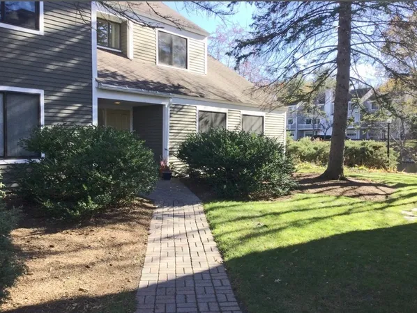 $3,300 | 18 Concord Greene, Unit 5, Concord, MA 01742