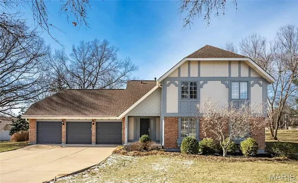 $690,000 | 15693 Dresden Lake Court, Chesterfield, MO 63017