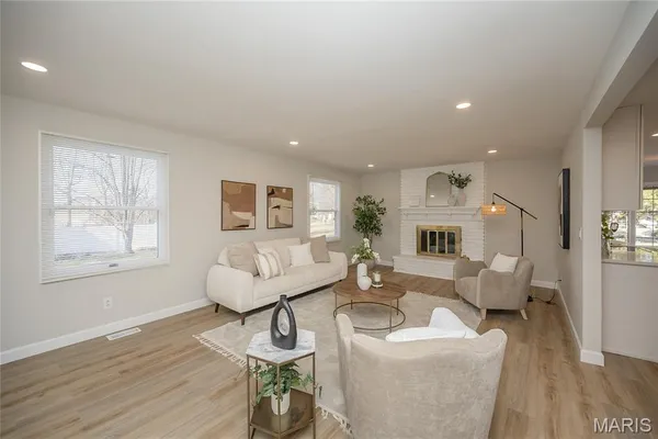 $690,000 | 15693 Dresden Lake Court, Chesterfield, MO 63017