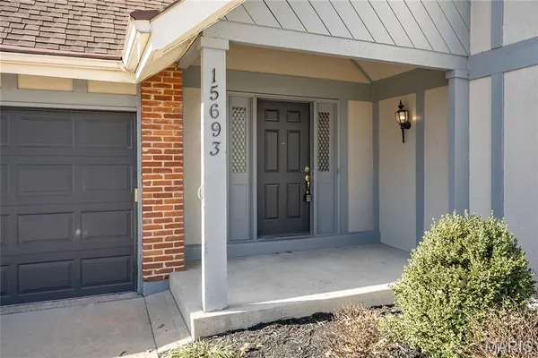 $690,000 | 15693 Dresden Lake Court, Chesterfield, MO 63017
