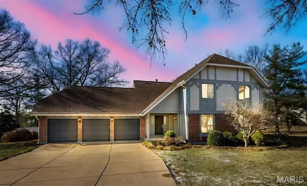 $690,000 | 15693 Dresden Lake Court, Chesterfield, MO 63017