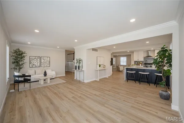 $690,000 | 15693 Dresden Lake Court, Chesterfield, MO 63017