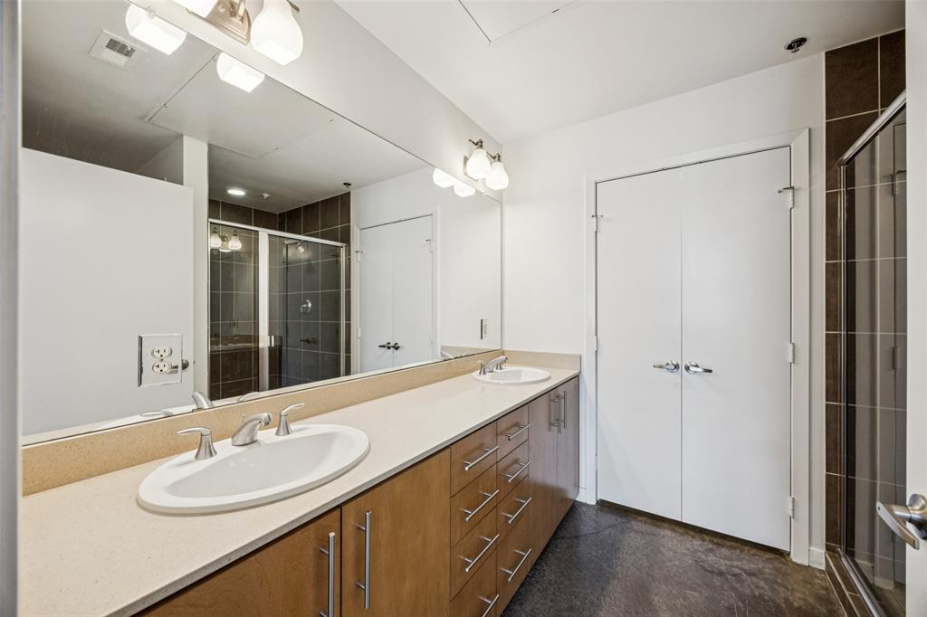 1001 Belleview Street, Unit 303 Dallas, TX 75215 - Photo 15 of 21