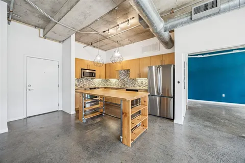 $350,000 | 1001 Belleview Street, Unit 303, Dallas, TX 75215