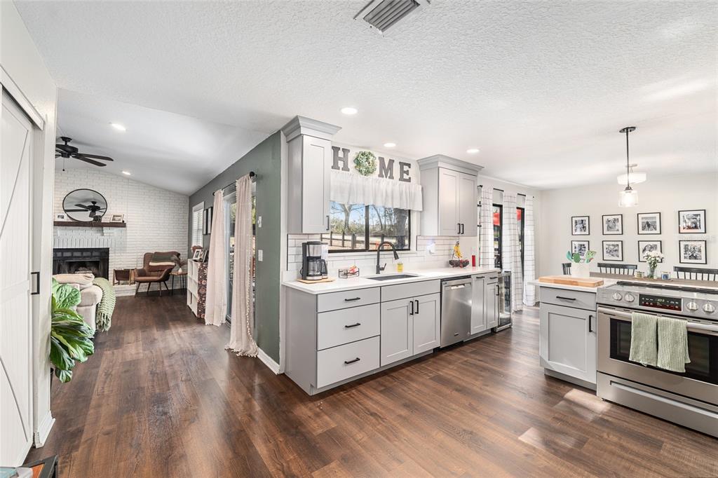 8306 Southwest 100th Lane Road Ocala, FL 34481 - Photo 4 of 67