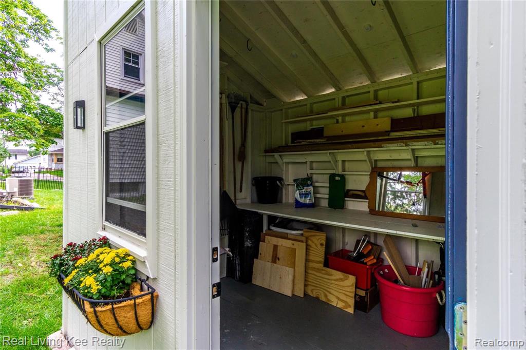 902 Fairview Avenue Rochester, MI 48307 - Photo 22 of 74