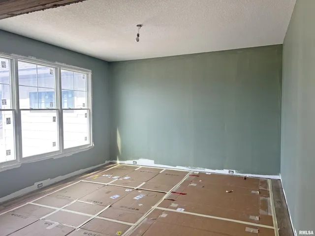 $889,900 | 6501 Blackbird Lane, Bettendorf, IA 52722