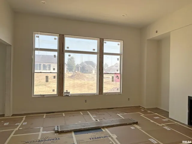 $889,900 | 6501 Blackbird Lane, Bettendorf, IA 52722