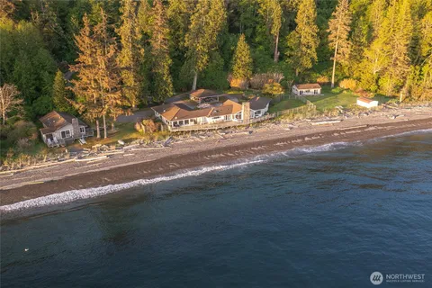 a view of a yard with street