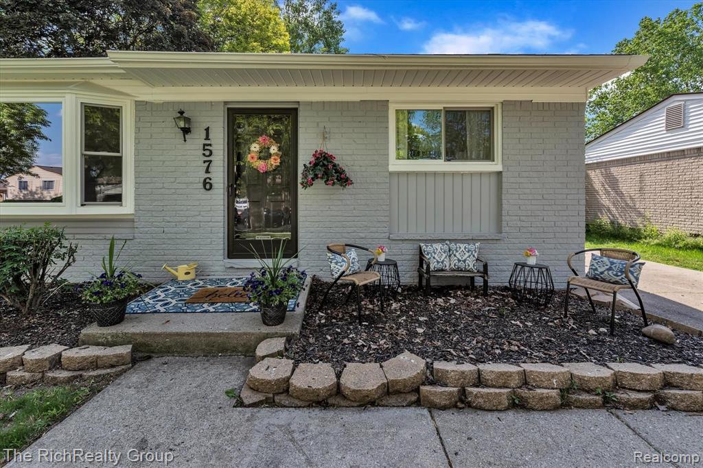 1576 Rustic Ridge Road Canton, MI 48188 - Photo 4 of 48