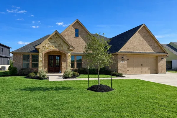$620,000 | 838 Oak Ridge Drive, Angleton, TX 77515
