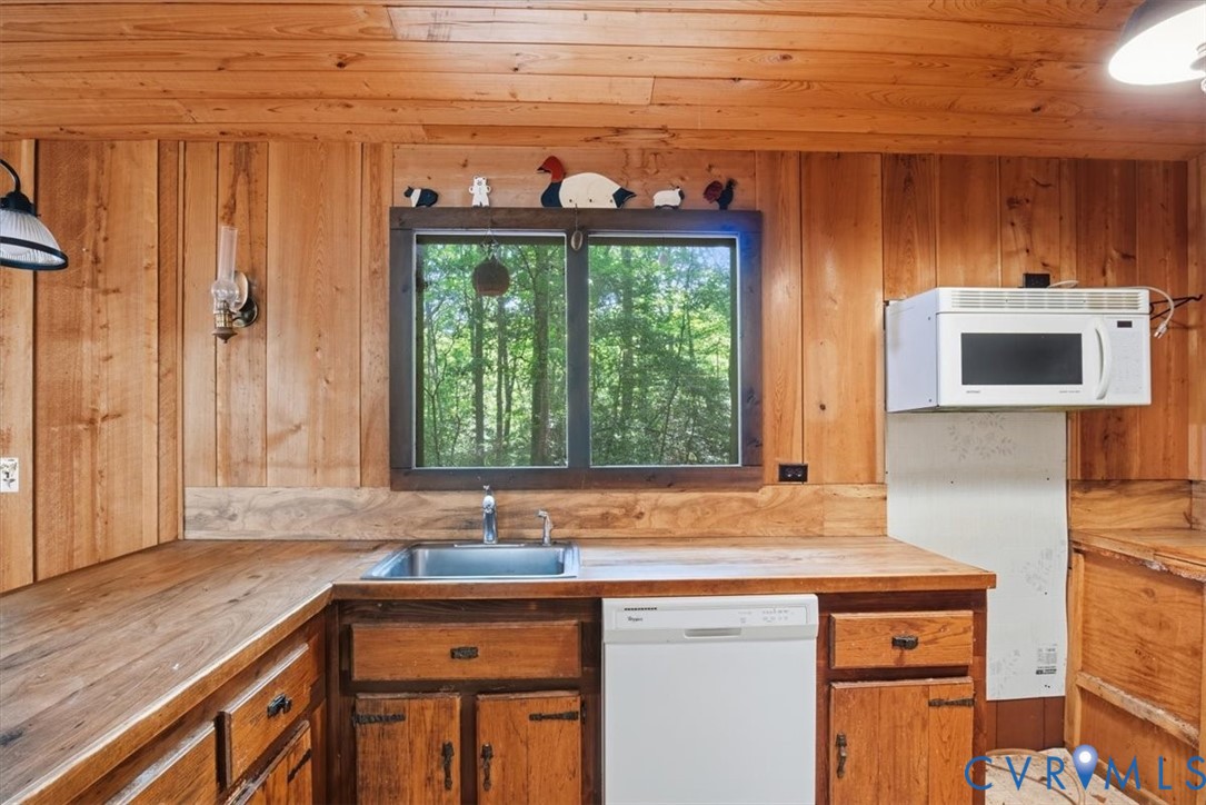 7581 Granny Valley Road Gloucester, VA 23061 - Photo 11 of 69