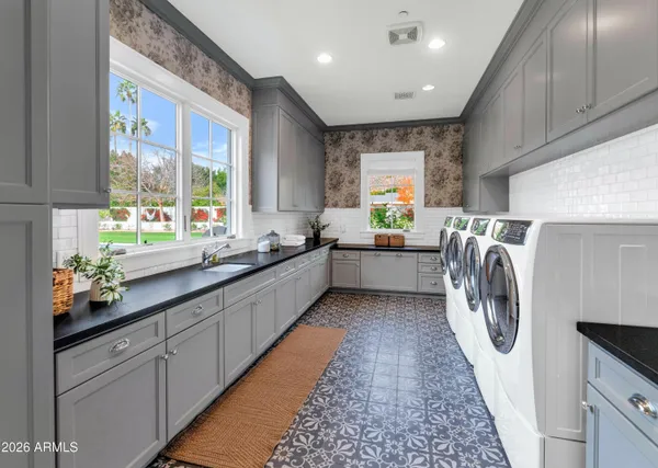 $9,245,000 | 5446 East Exeter Boulevard, Phoenix, AZ 85018