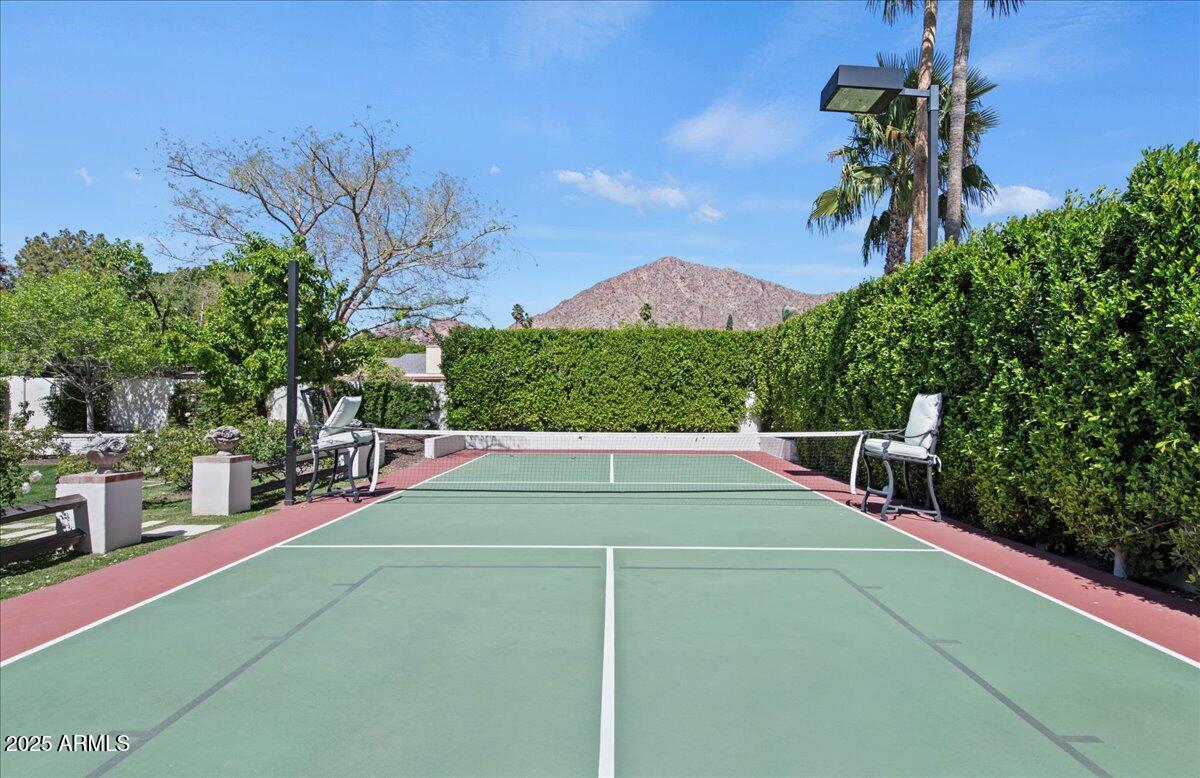 5446 East Exeter Boulevard Phoenix, AZ 85018 - Photo 59 of 59 a view of a tennis court
