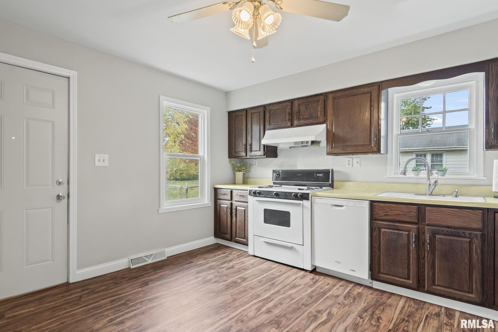 2322 Grandview Avenue Springfield, IL 62702 - Photo 9 of 24