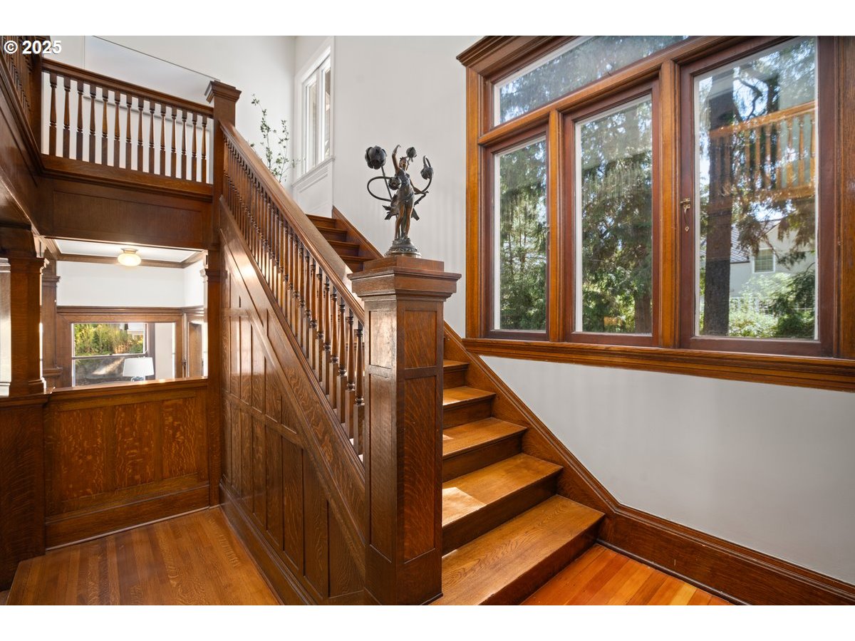 1314 Southeast 55th Avenue Portland, OR 97215 - Photo 25 of 47 a view of an entryway