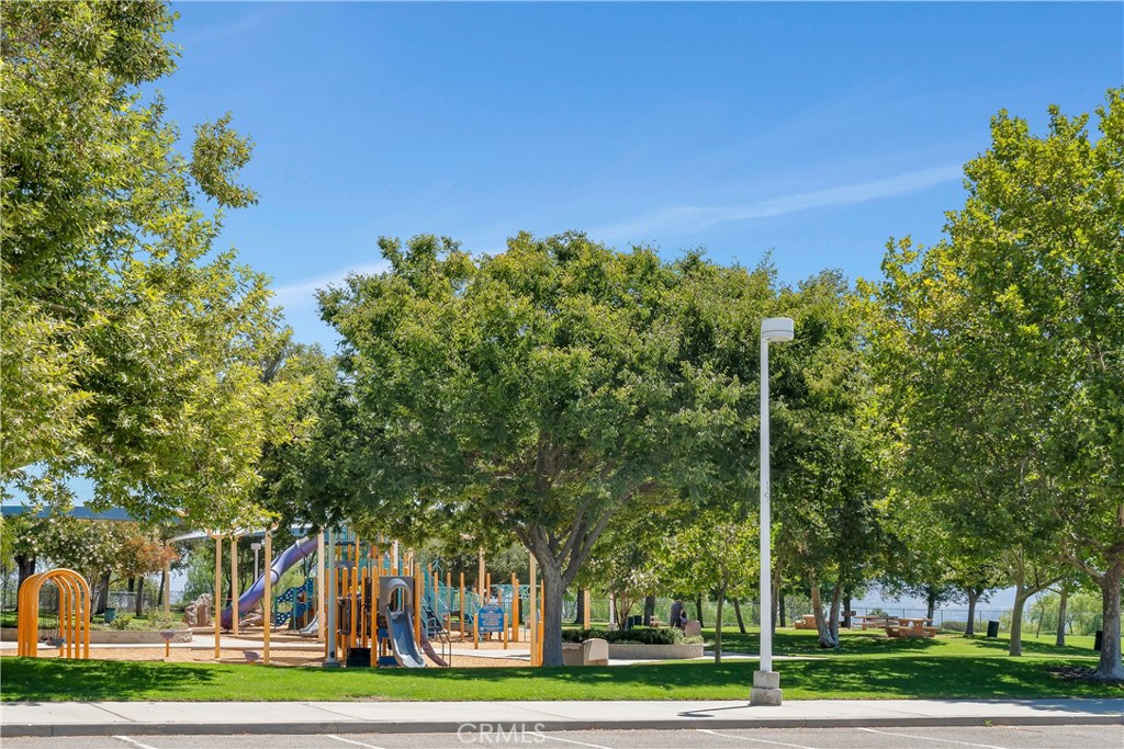25730 Hawthorne Place Stevenson Ranch, CA 91381 - Photo 40 of 41 Community park