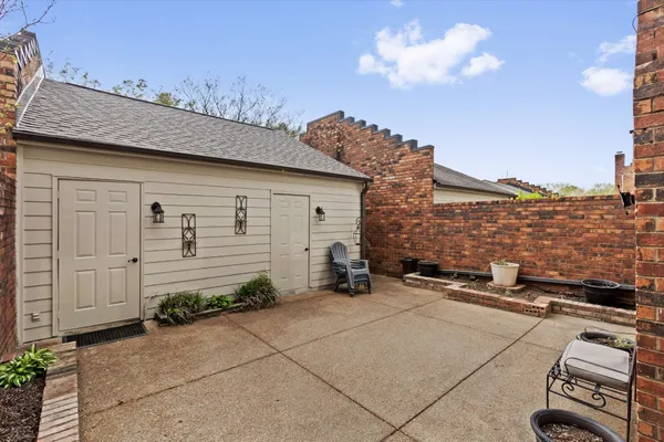 $350,000 | 1834 Hunters Creek Drive, Memphis, TN 38138