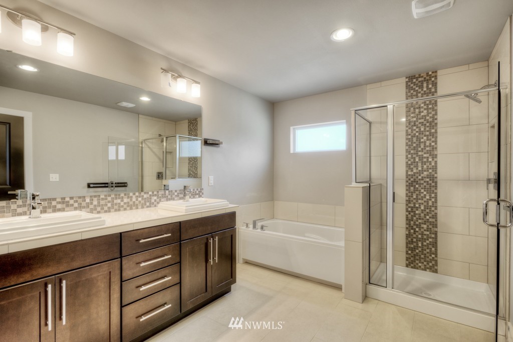 20523 3rd Avenue Southeast, Unit 16 Bothell, WA 98012 - Photo 4 of 15 Gallery Image 4