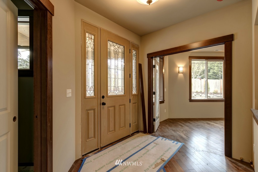 8721 Main Street Edmonds, WA 98026 - Photo 3 of 9 Gallery Image 3