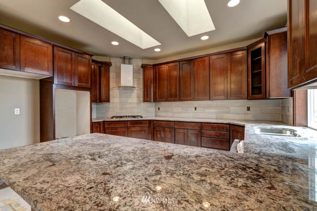 8721 Main Street Edmonds, WA 98026 - Photo 5 of 9 Gallery Image 5