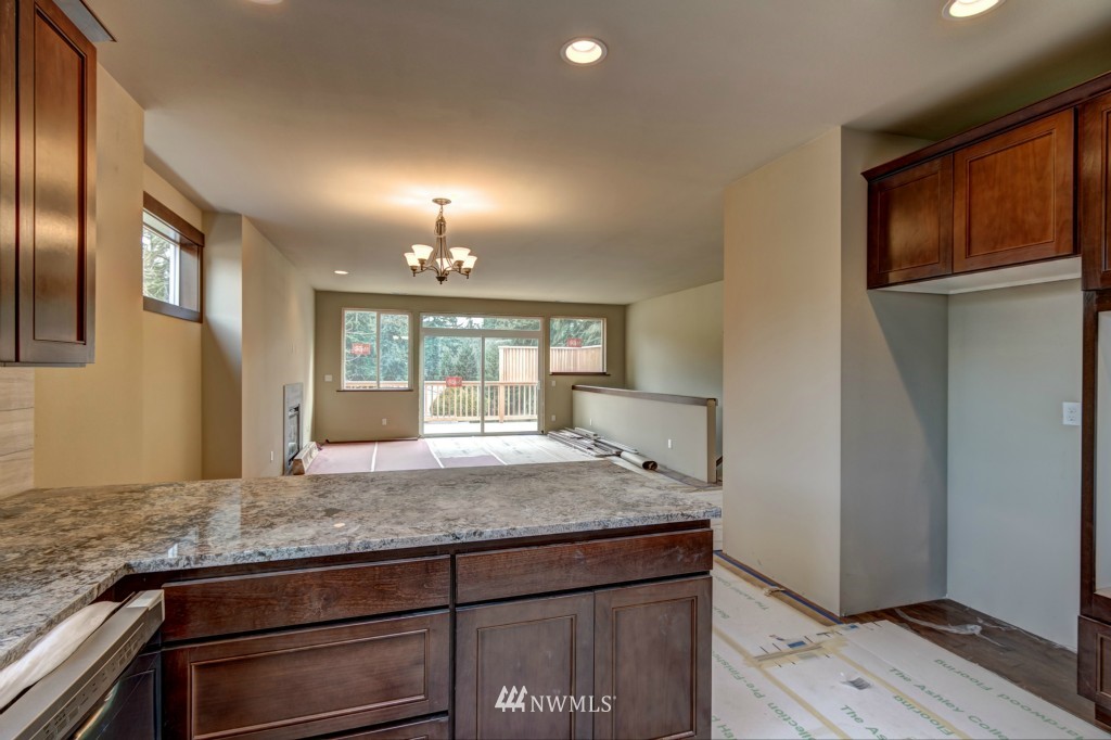 8721 Main Street Edmonds, WA 98026 - Photo 6 of 9 Gallery Image 6