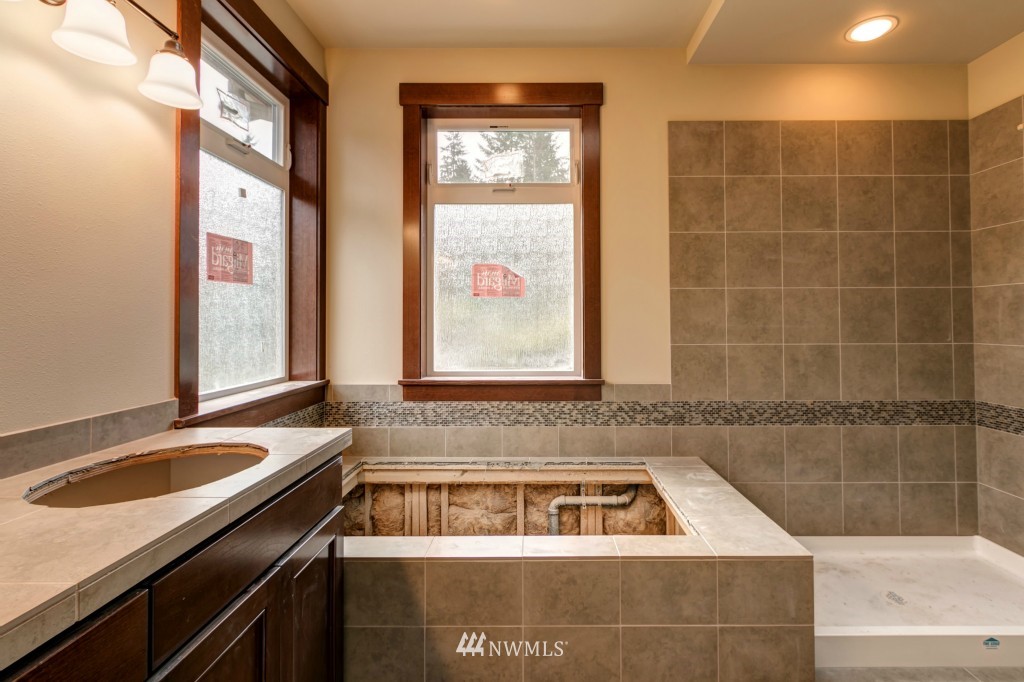 8721 Main Street Edmonds, WA 98026 - Photo 9 of 9 Gallery Image 9