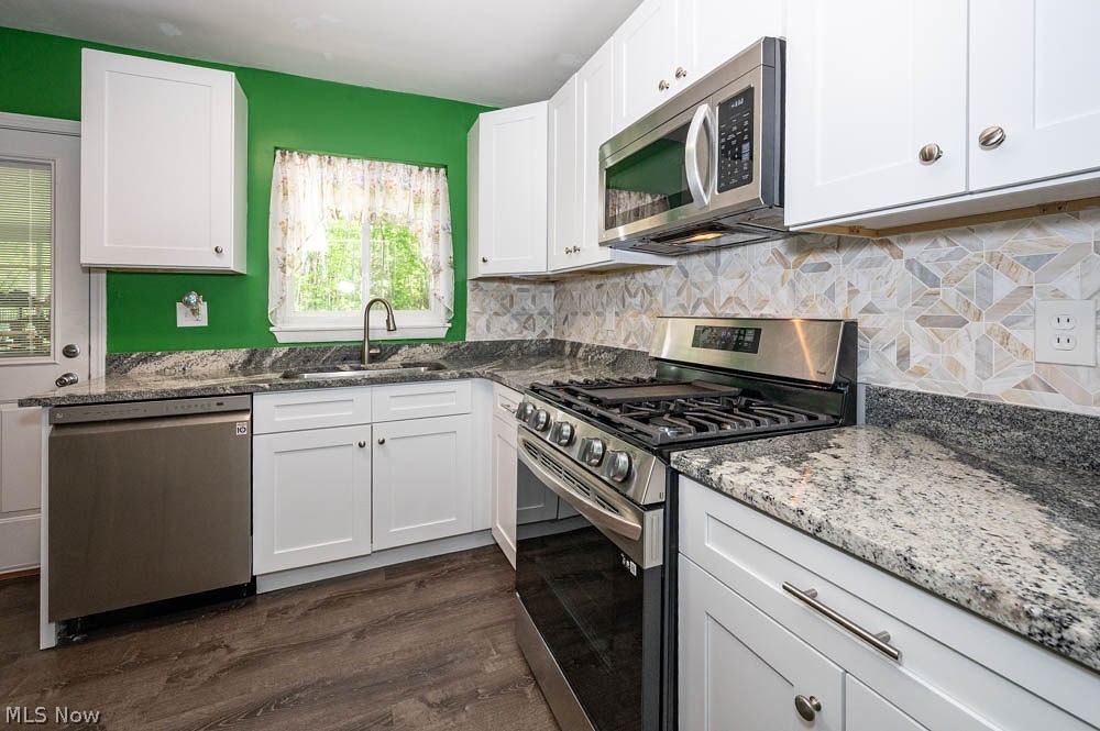 2279 Reeves Road Northeast Warren, OH 44483 - Photo 3 of 43