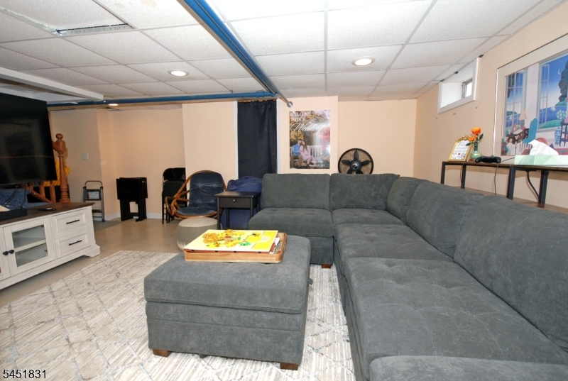 131 Weiss Terrace Raritan, NJ 08869 - Photo 26 of 40 Gallery Image 26