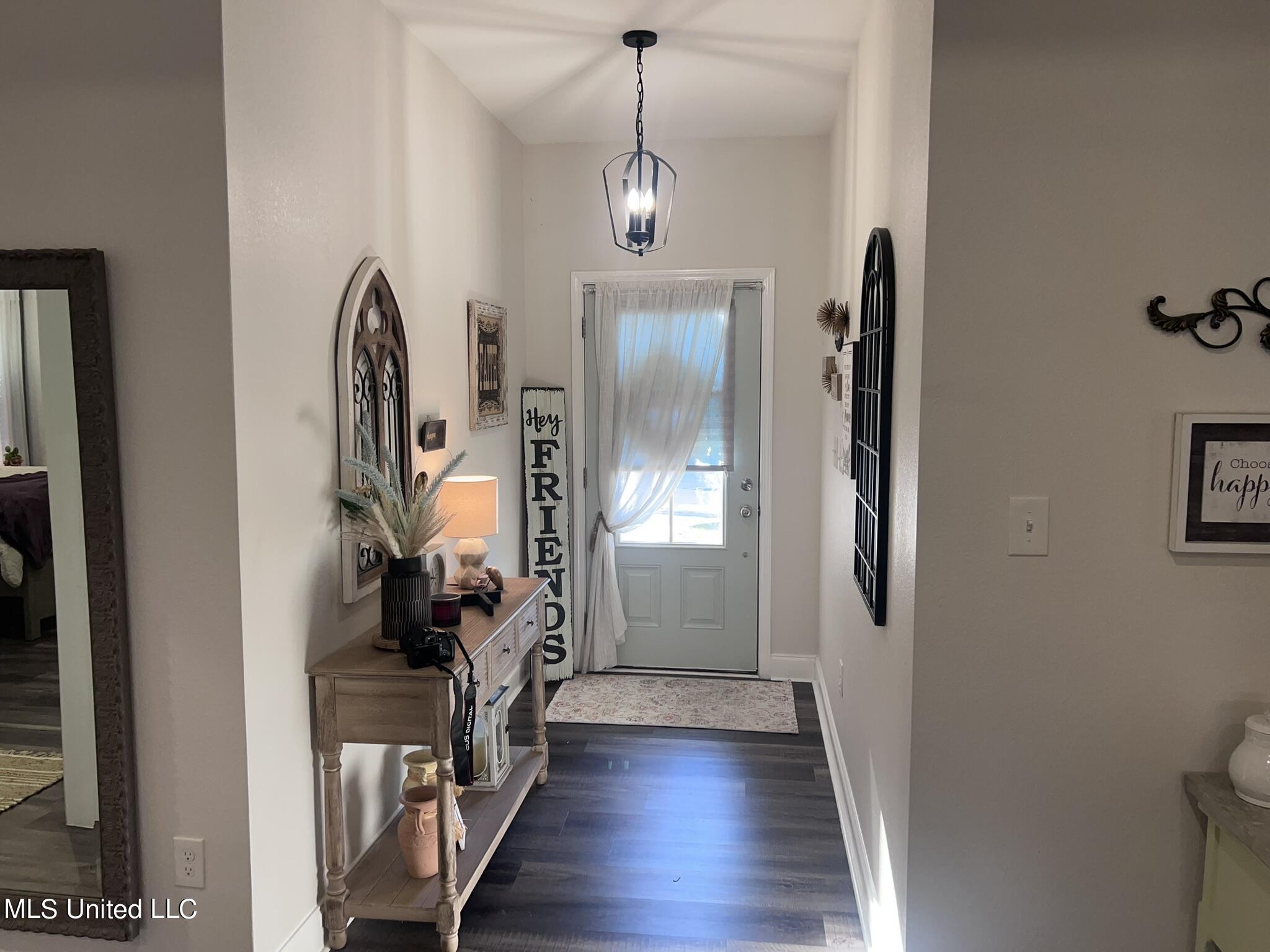 110 Rue St Germaine Carriere, MS 39426 - Photo 4 of 19 Foyer