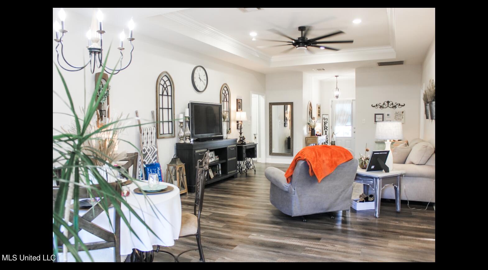 110 Rue St Germaine Carriere, MS 39426 - Photo 5 of 19 Living Room
