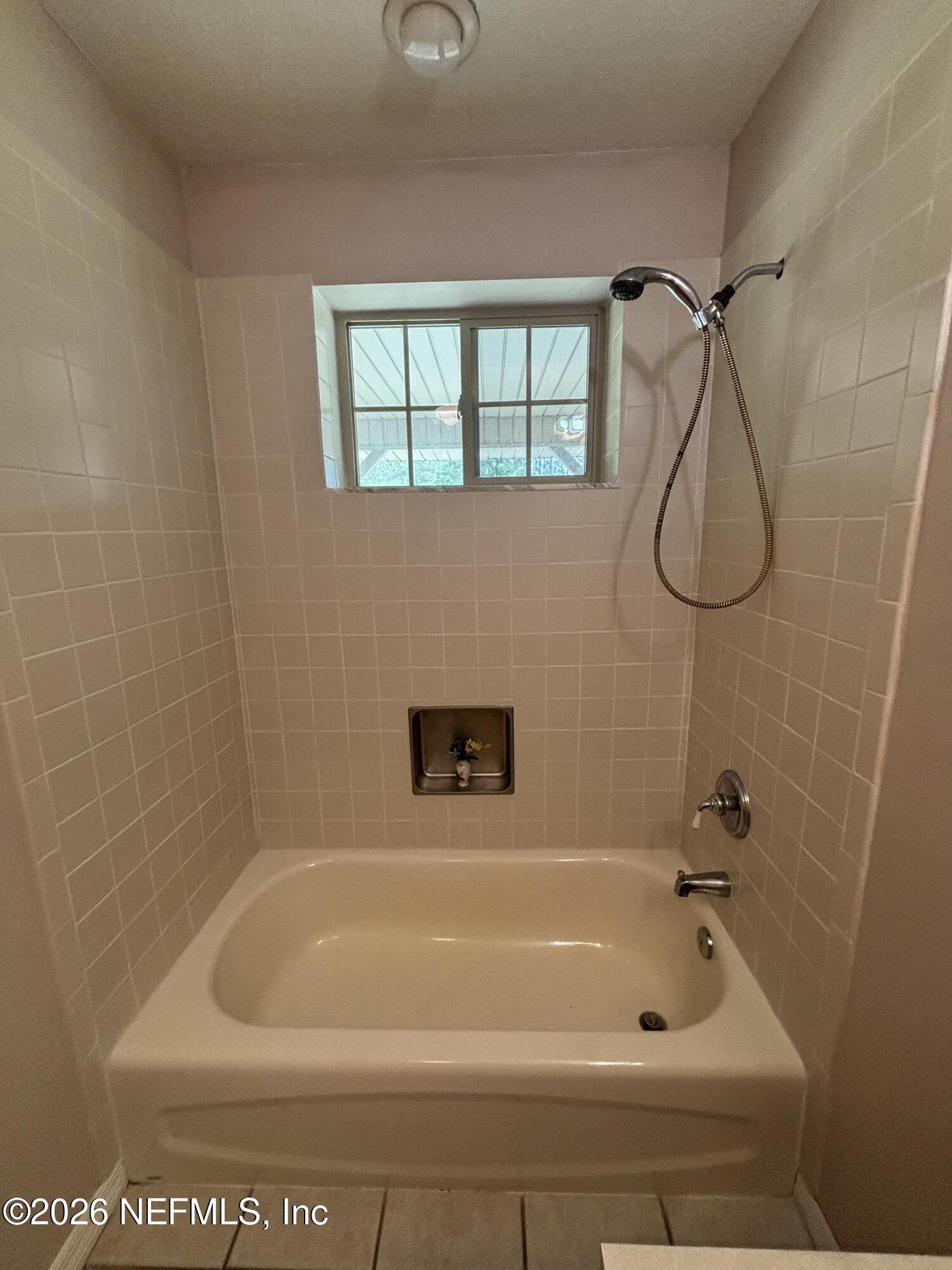 25 Currant Avenue Middleburg, FL 32068 - Photo 24 of 33 secondary bathroom tub n shower combo