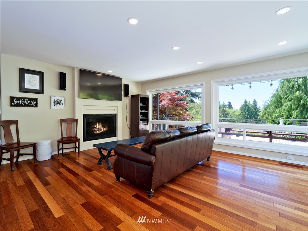 960 Edmonds Street Edmonds, WA 98020 - Photo 12 of 35