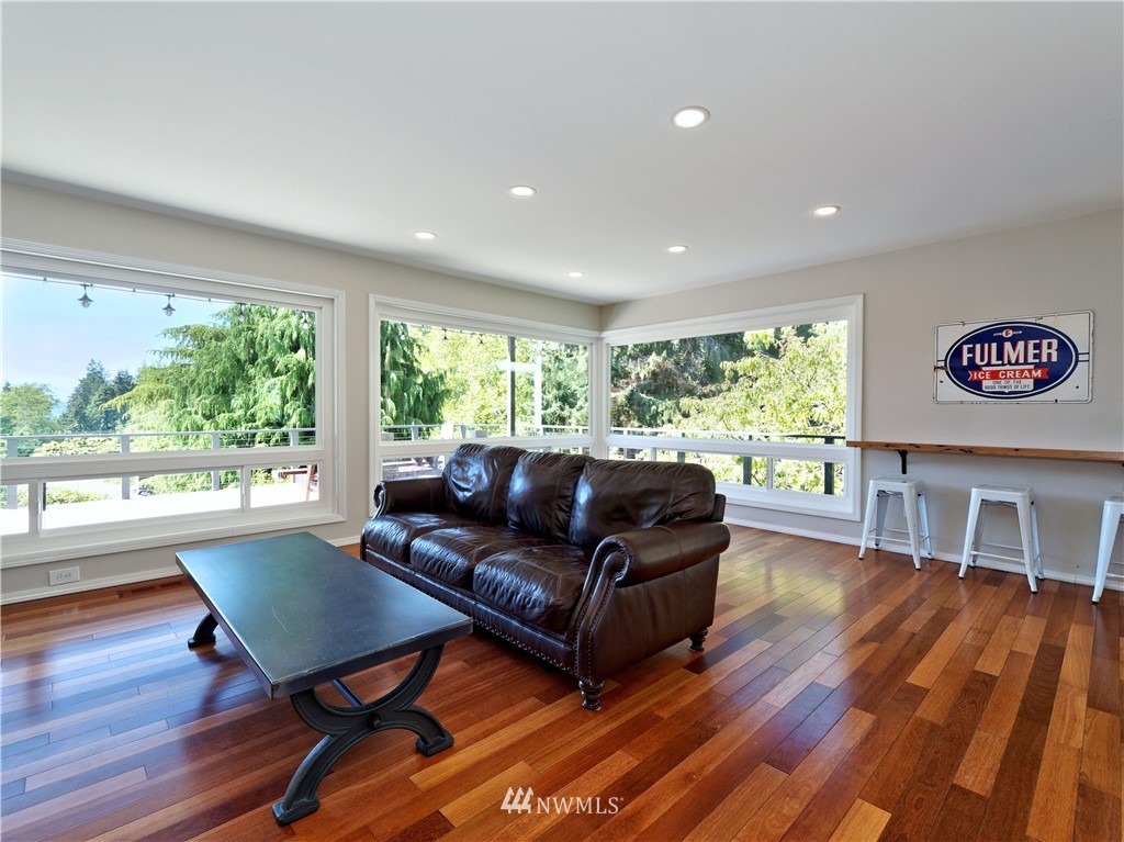 960 Edmonds Street Edmonds, WA 98020 - Photo 10 of 35