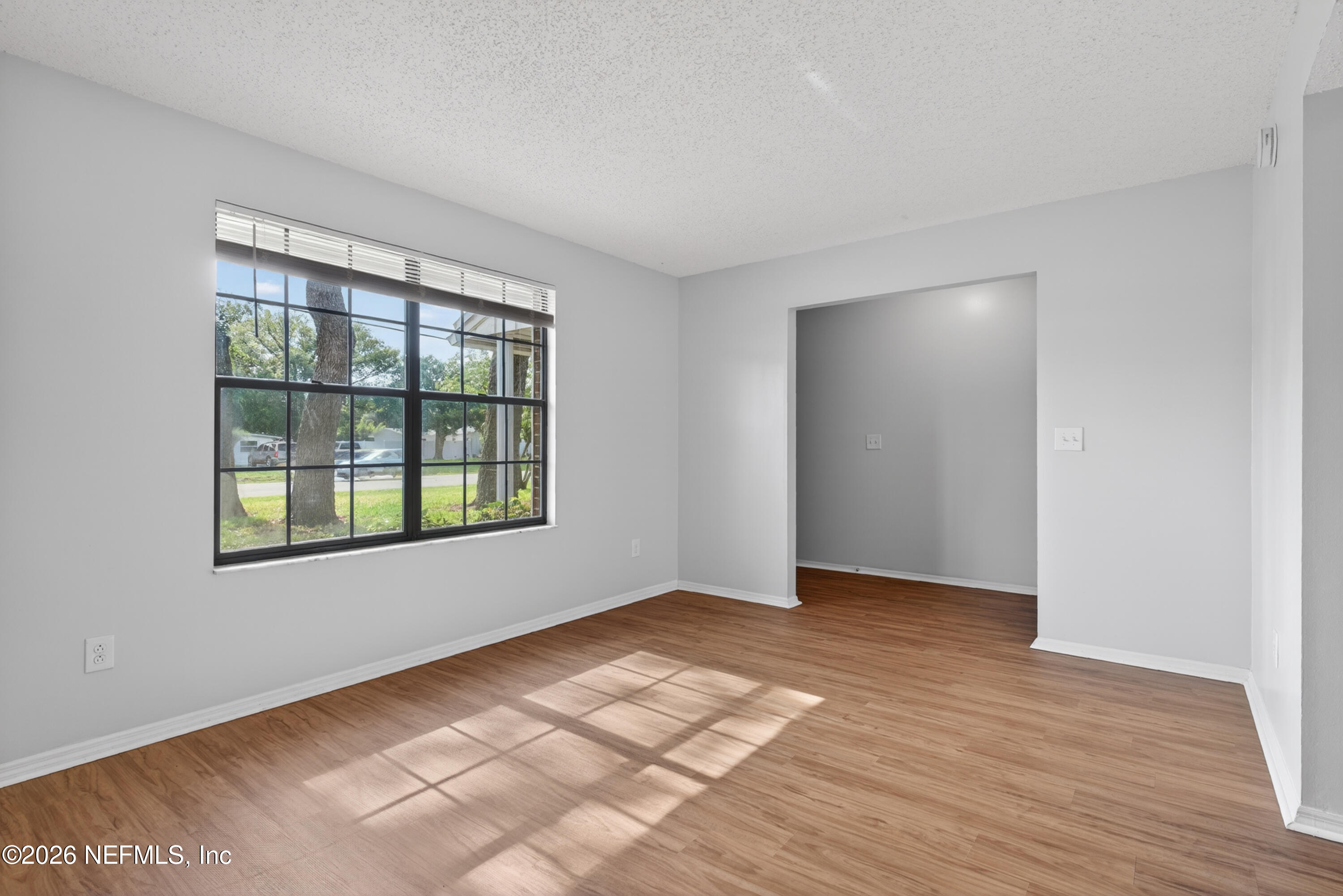 516 Penman Road Neptune Beach, FL 32266 - Photo 8 of 42 08-Living Room