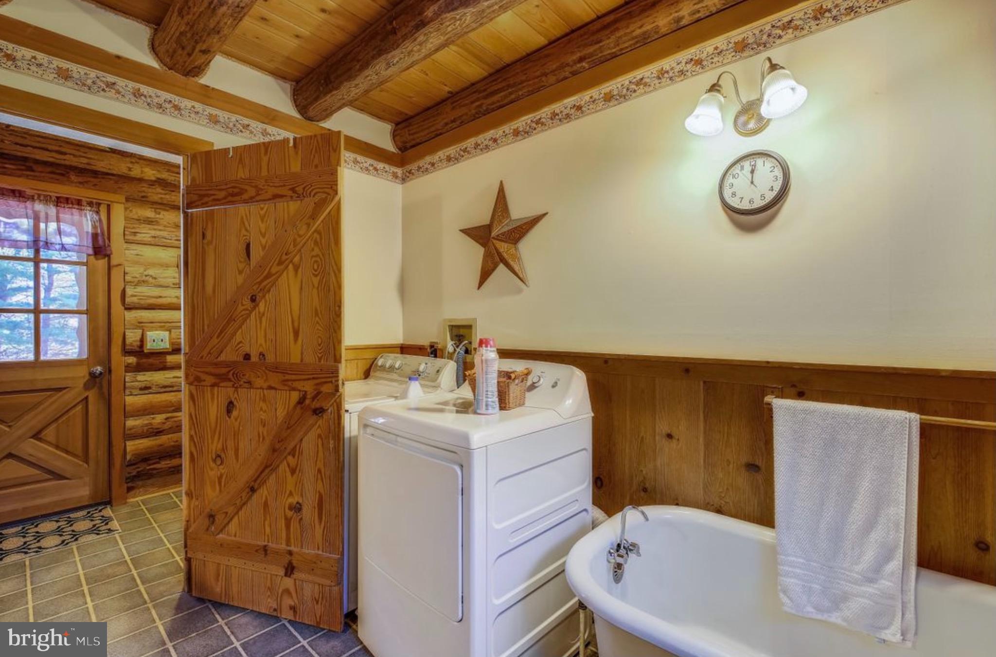 32438 Downing Road Delmar, MD 21875 - Photo 22 of 41 Downstairs bath with claw foot tub & shower stall
