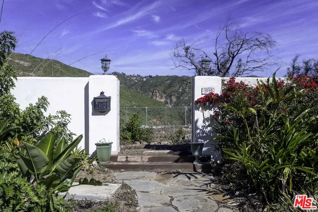 $1,480,000 | 1712 Manzanita Park Avenue, Malibu, CA 90265