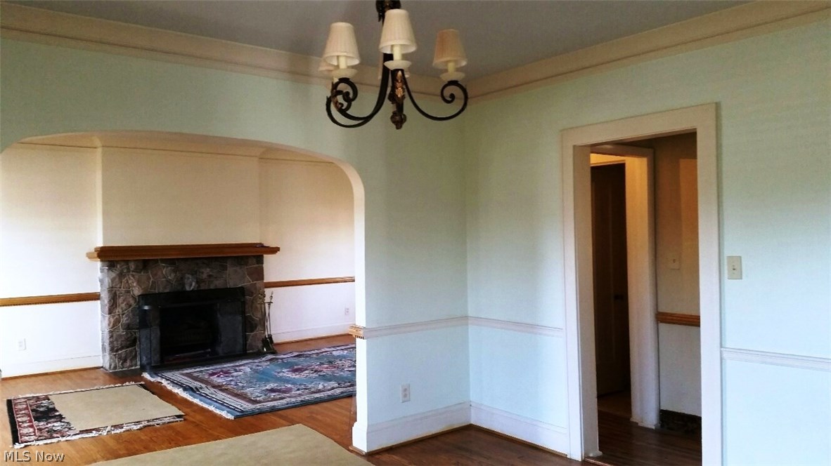 3454 Warren Road Cleveland, OH 44111 - Photo 6 of 25 Large DR, with new light fixture