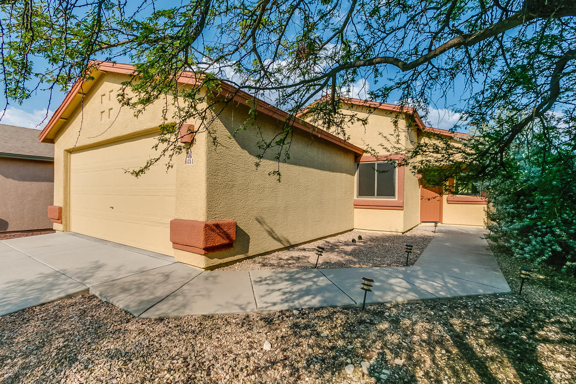 8451 South Mt Elise Road Tucson, AZ 85747 - Photo 2 of 38