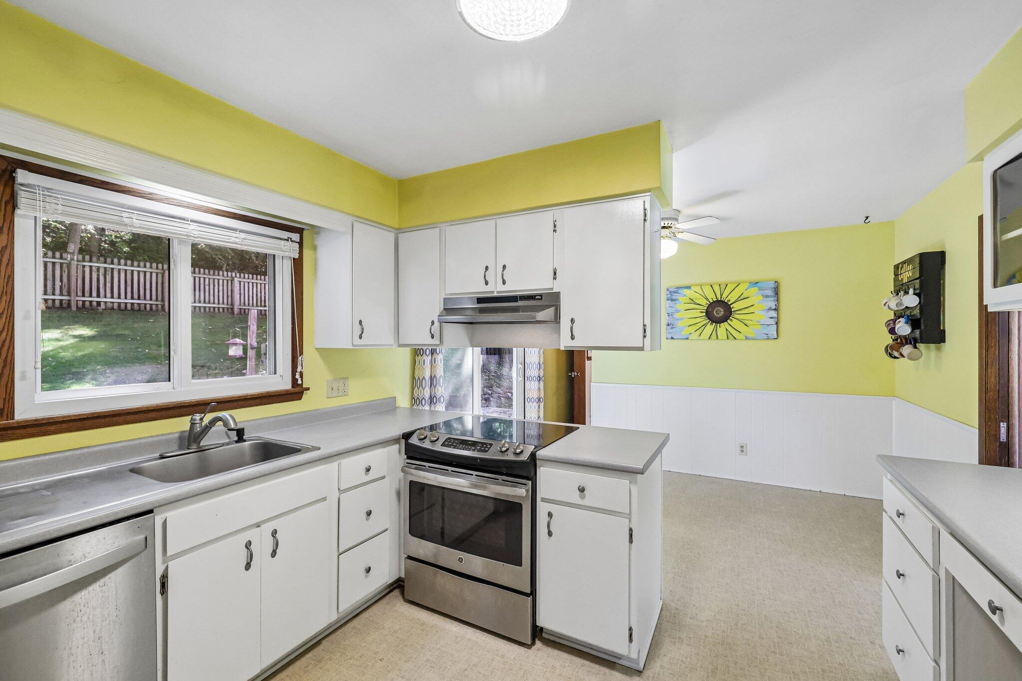 724 Cloute Street Fort Atkinson, WI 53538 - Photo 9 of 43 7