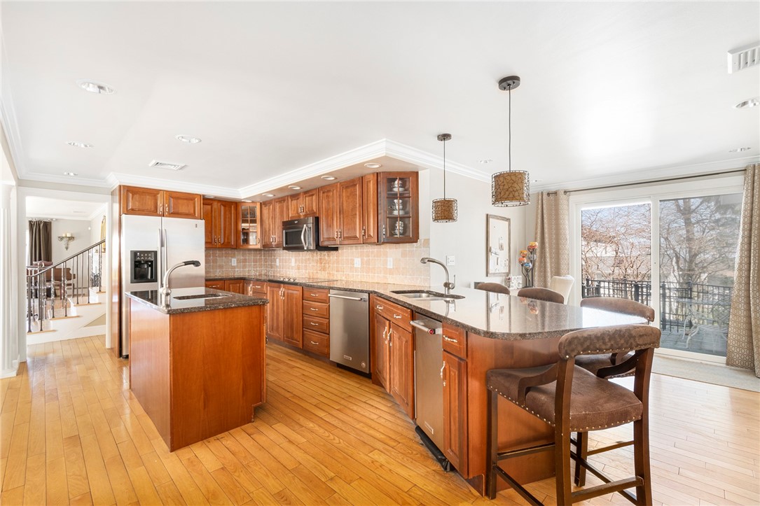 101 Glen Ridge Road Cranston, RI 02920 - Photo 17 of 40