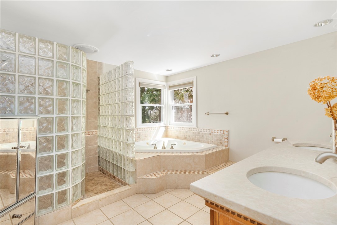 101 Glen Ridge Road Cranston, RI 02920 - Photo 24 of 40